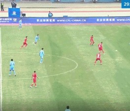 188金宝博体育官方网站-半场：河南1-0云南，张宸梁失误送礼，姆布拉破门+屡失良机